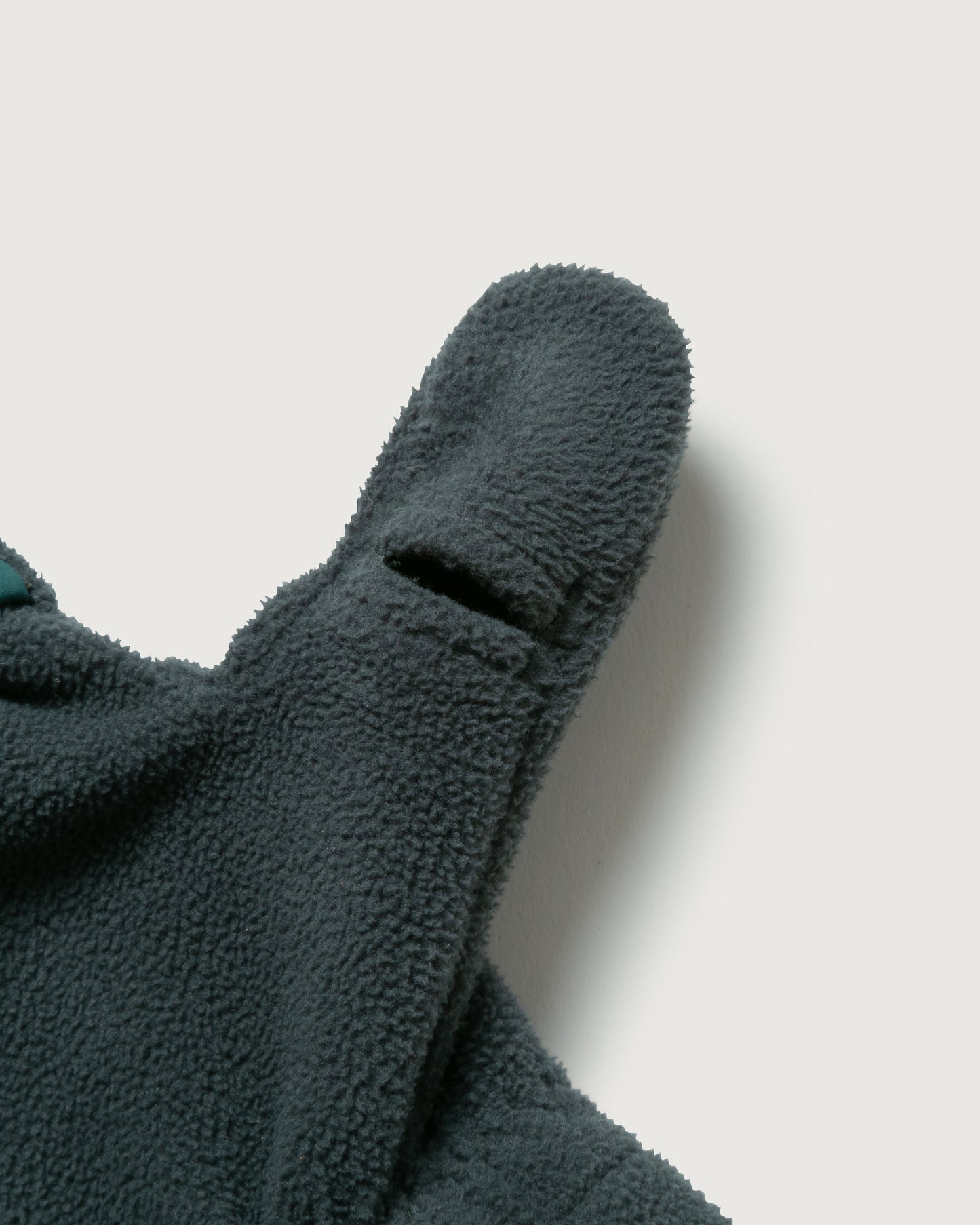 INNAT "PIGMENT PRINT WASH POLARTEC MITTEN" / インアット "製品染めポーラーテックミトン"