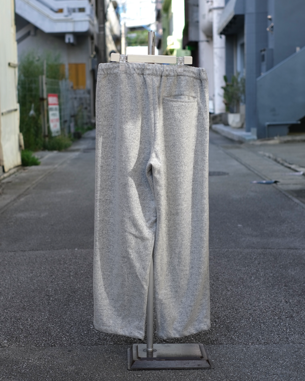 HEALTH "Easy Pants #6" / 헬스 "이지 팬츠 #6"