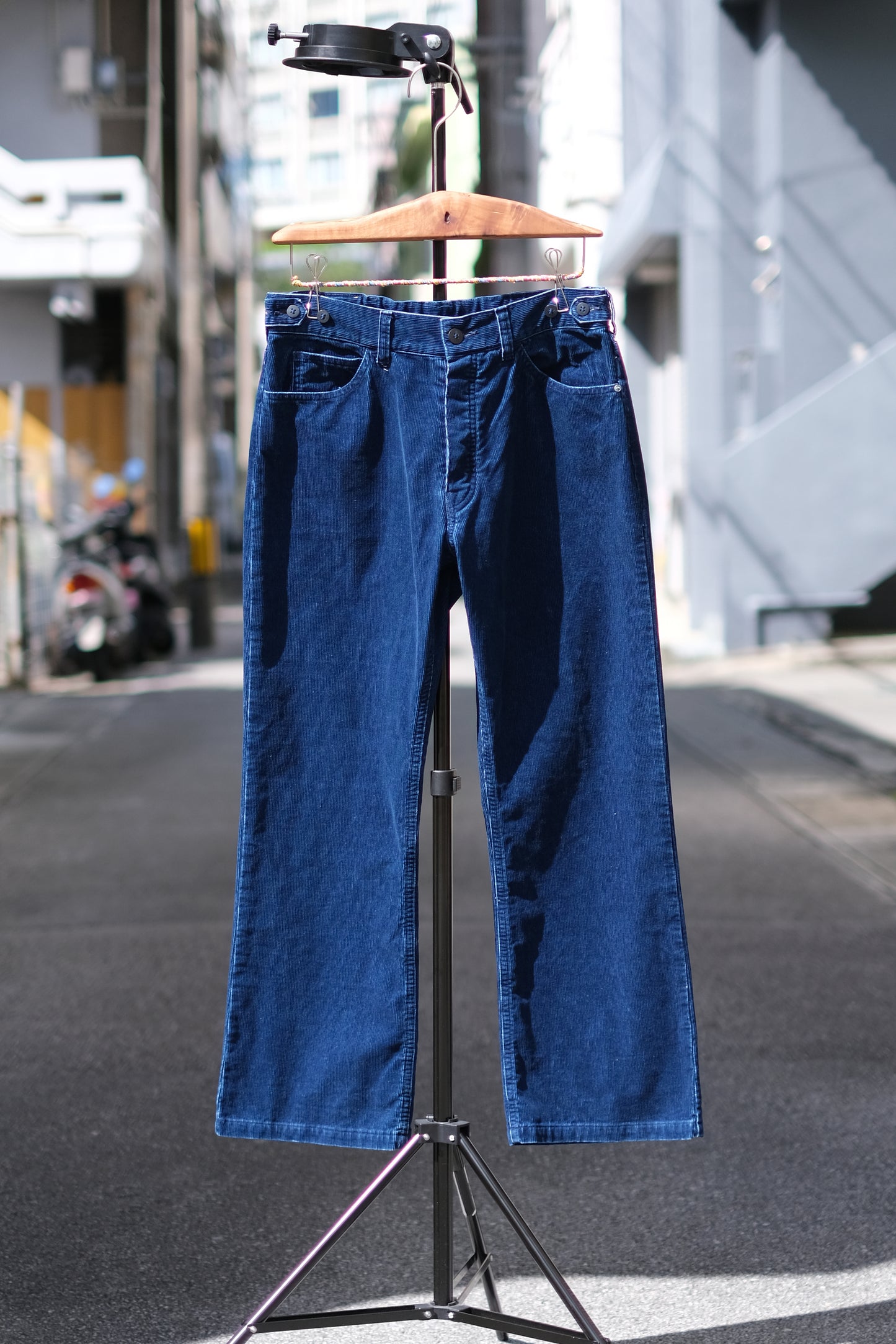 INNAT "INDIGO BOOTCUT ５P PANTS" / インアット "インディゴブーツカット5ポケットパンツ"